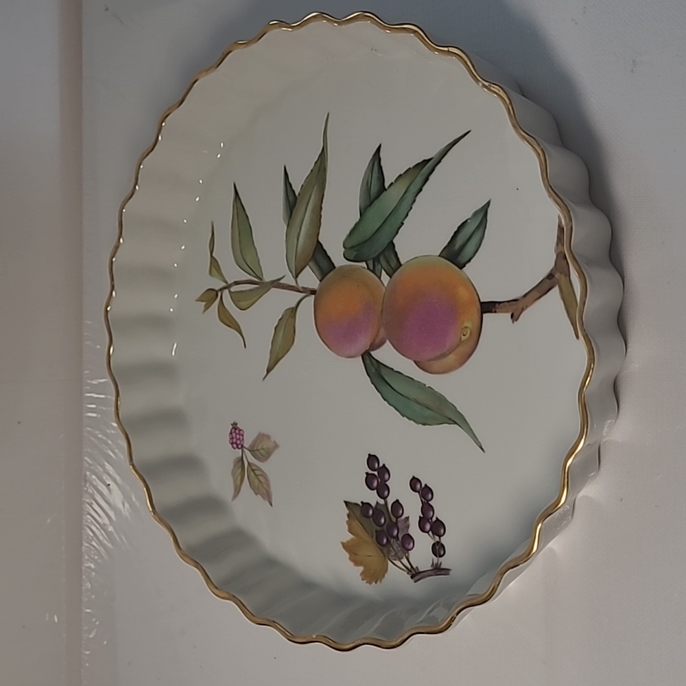 Vintage Royal worcester evesham gold trim pie plate